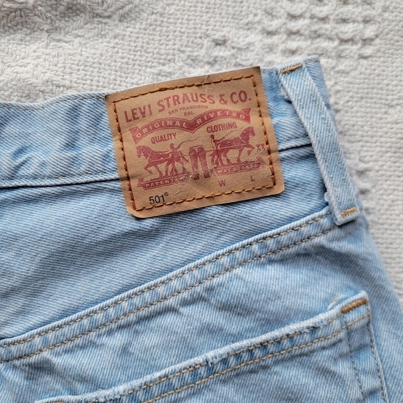 Levi's 501 Distressed Mini Denim Casual Summer Jean Shorts- Light Washed - Picture 5 of 9
